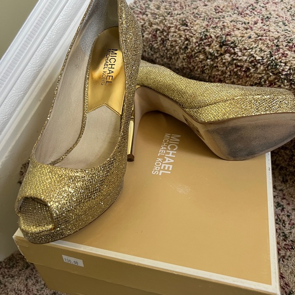 Michael Kors Peep Toe Heel - Picture 2 of 4